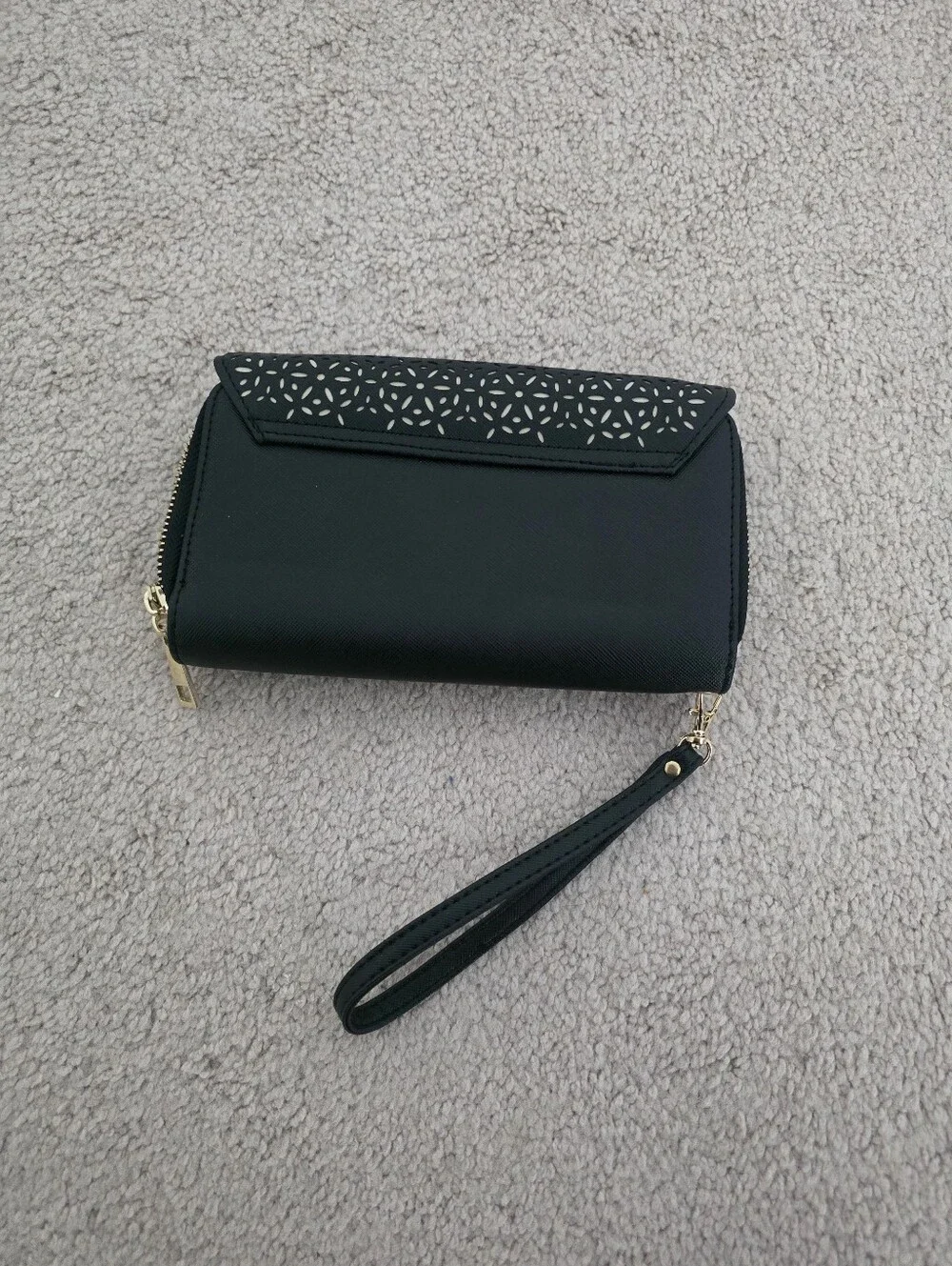 Black And Gold Zippered Clutch/wristlet